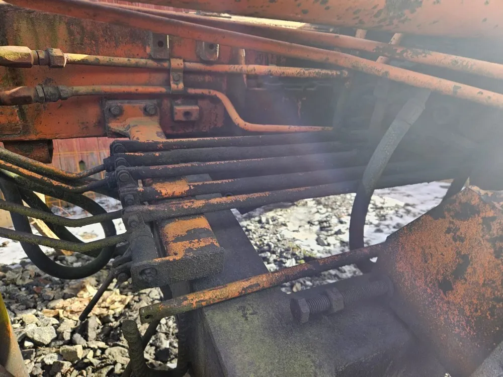 Hiab 1165 nosturi hydraulijatkolla / tuppisovitteet, myydään asiakkaan lukuun