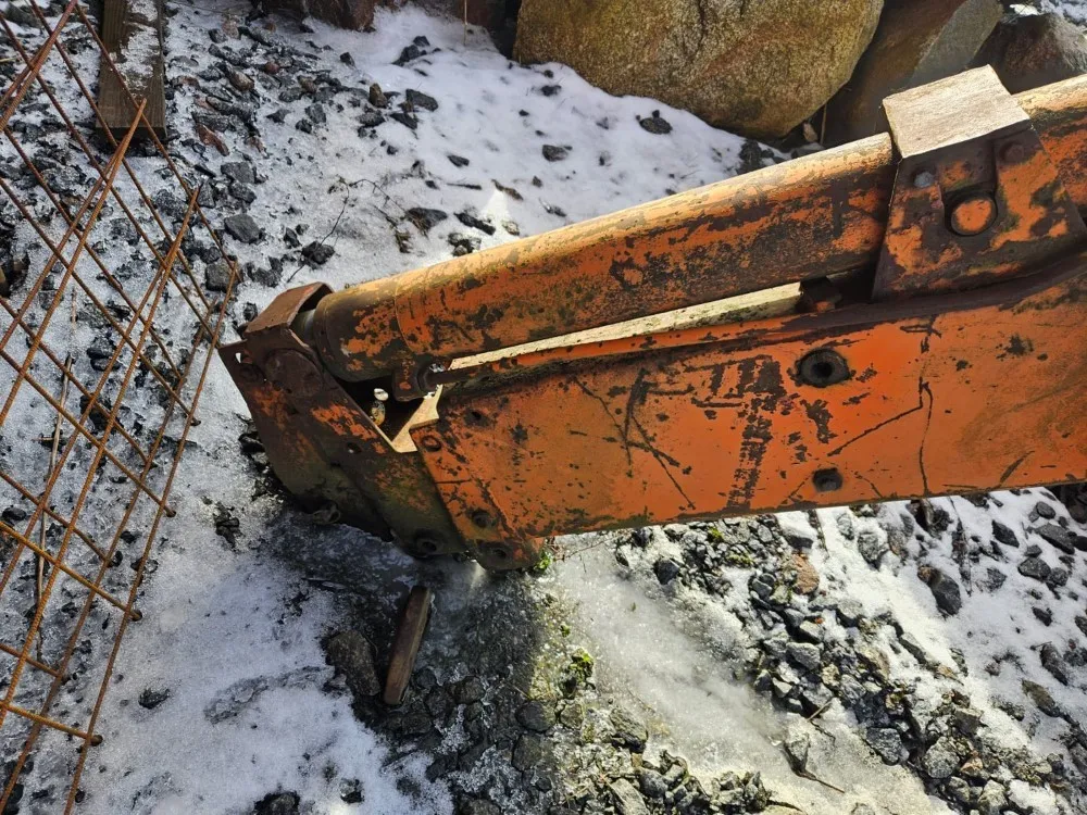 Hiab 1165 nosturi hydraulijatkolla / tuppisovitteet, myydään asiakkaan lukuun