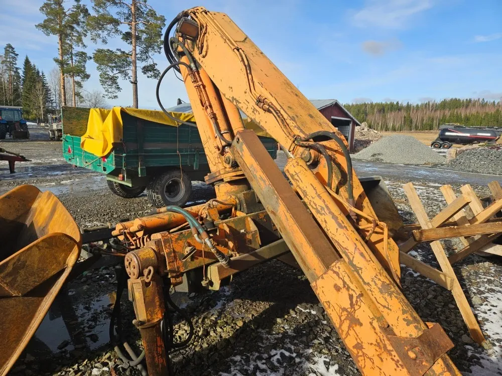 Hiab 1165 nosturi hydraulijatkolla / tuppisovitteet, myydään asiakkaan lukuun