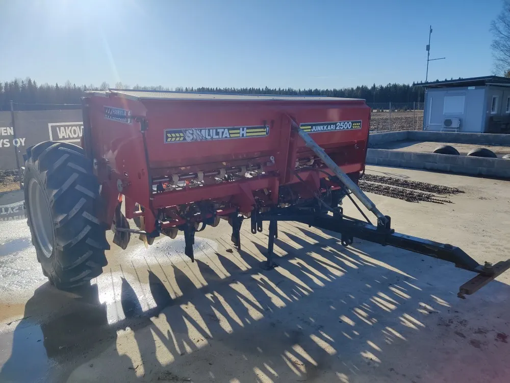 Simulta Junkkari kylvölannoitin 250cm / kiekkovantaat takana, alumiinikannet
