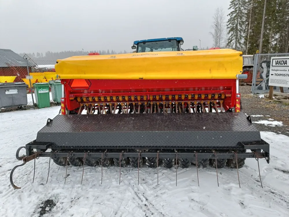 Junkkari Simulta S3000T / takapyöräkone kiekkovantailla