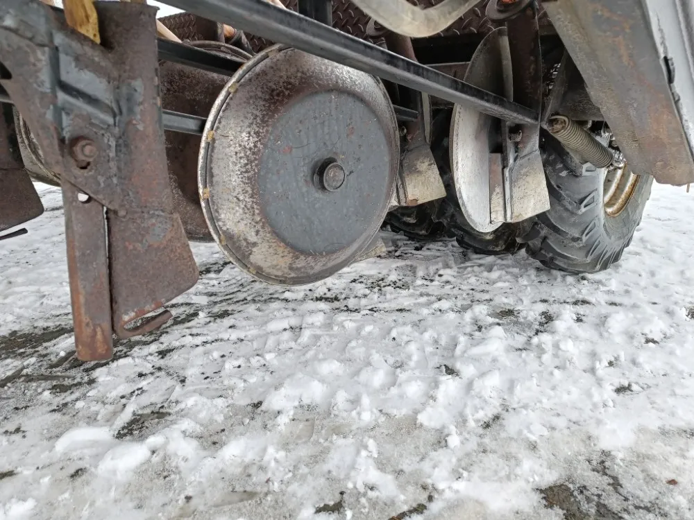 Junkkari Simulta S3000T / takapyöräkone kiekkovantailla