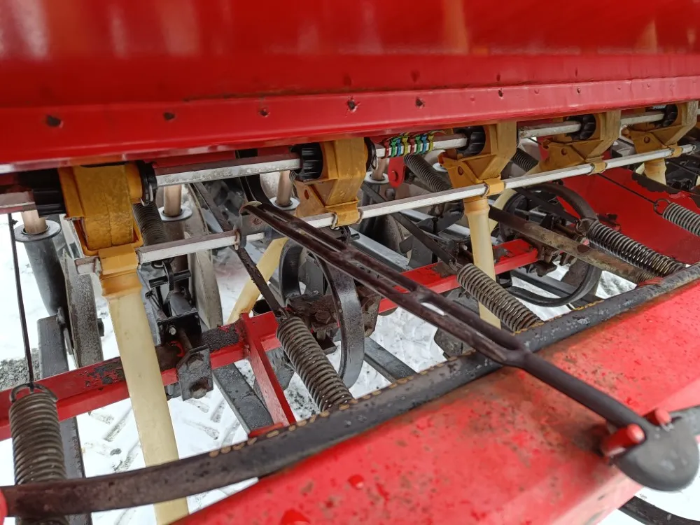 Junkkari Simulta S3000T / takapyöräkone kiekkovantailla