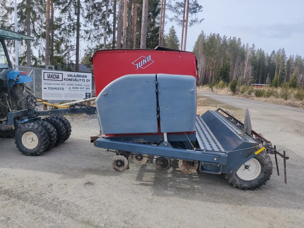 Juko HT3000S täyskiekkokone / pyörän välijyrällä, katso video!