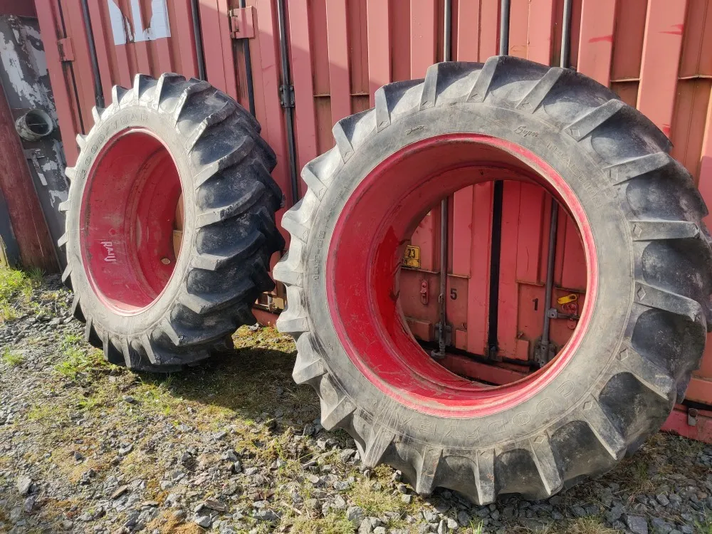 Paripyörät 16.9x38 / Raju vanteilla, kiinnikkeet mukana