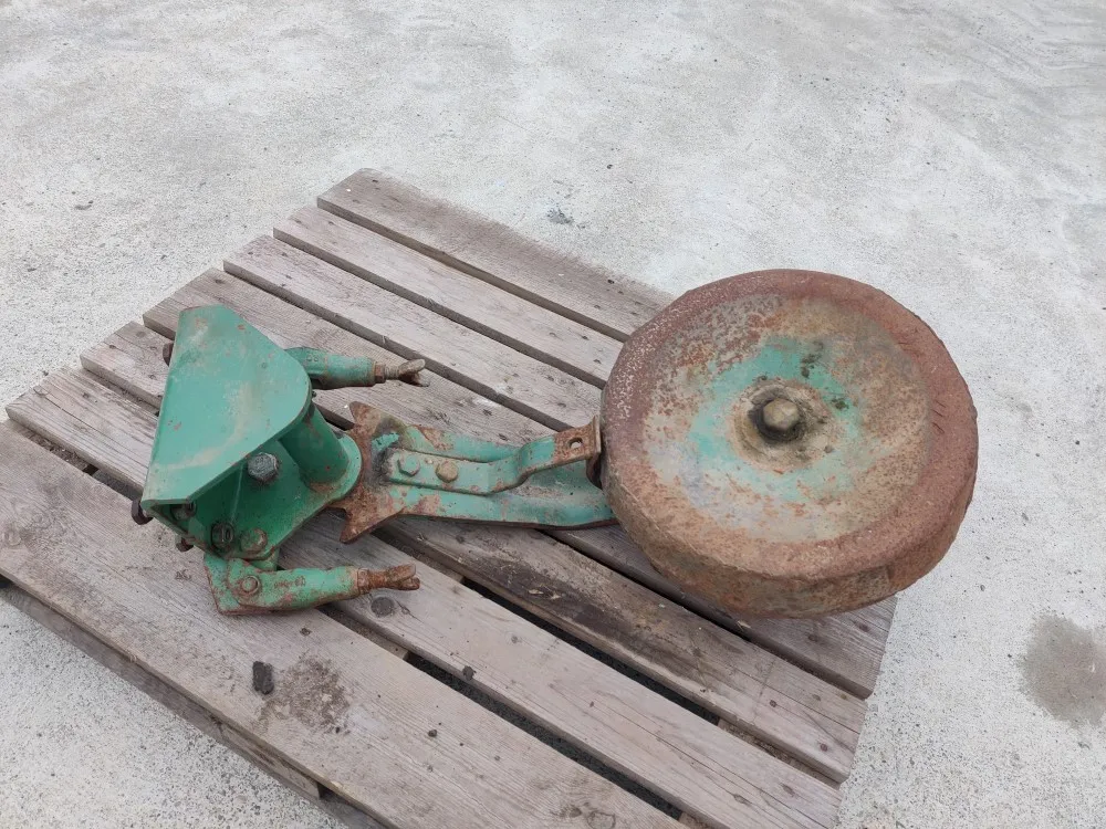 Tukipyörä Kverneland E8 paluuauraan /