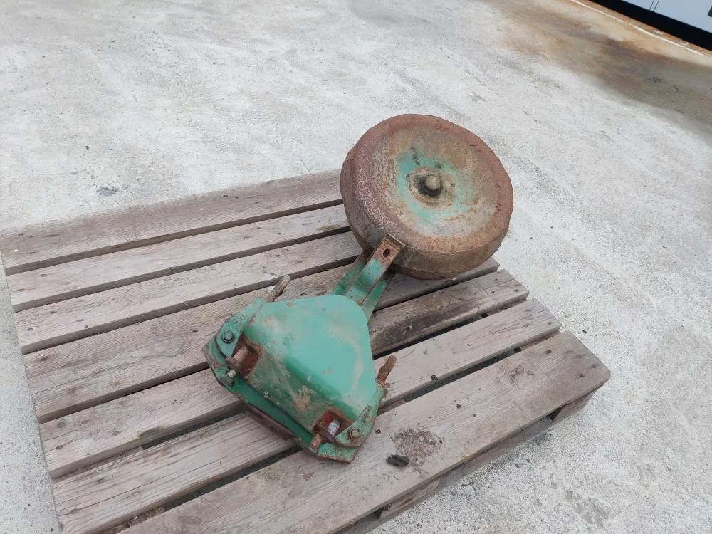 Tukipyörä Kverneland E8 paluuauraan /