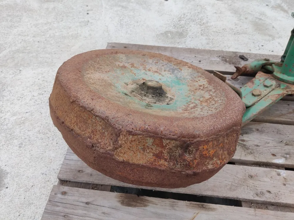 Tukipyörä Kverneland E8 paluuauraan /