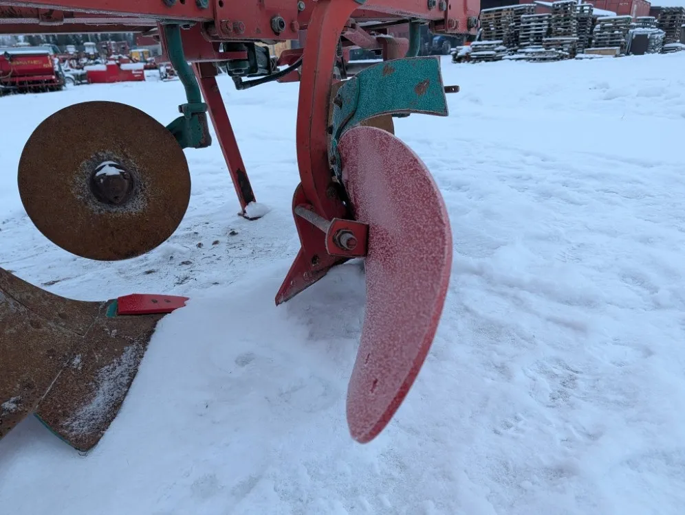 Kverneland AD85 Variomat 4-siipinen / Hydraulinen viilunsäätö, katso video!