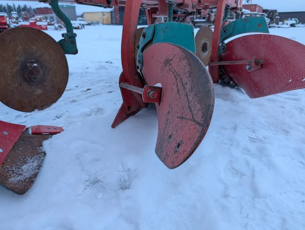 Kverneland AD85 Variomat 4-siipinen / Hydraulinen viilunsäätö, katso video!