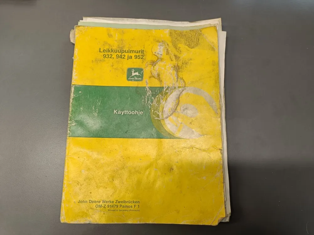 John Deere 932, 942 ja 952 / Leikkuupuimurin käyttöohjekirja