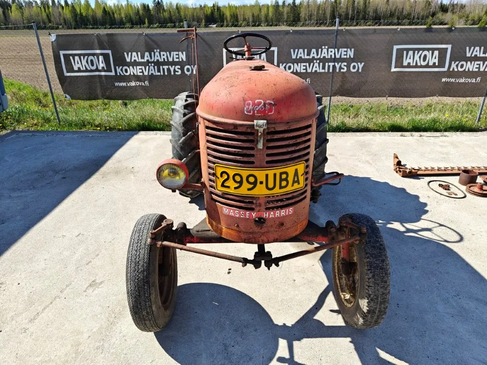 Massey Harris 820D / Harvinainen 2-sylinterinen diesel
