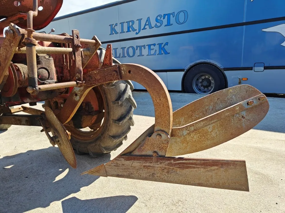 Massey Harris 820D / Harvinainen 2-sylinterinen diesel
