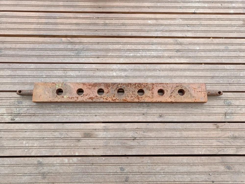 Vetokarttu pituus 815mm, päät 22mm / Keskireikä 28mm
