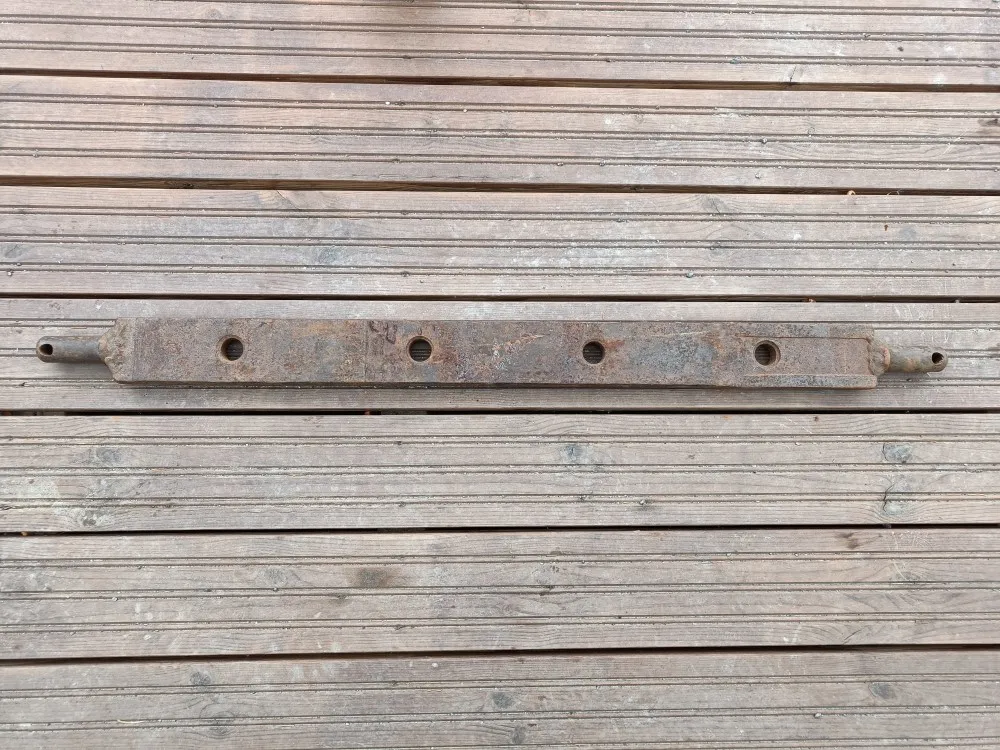 Vetokarttu pituus 950mm päät 28mm / Reiät 23mm