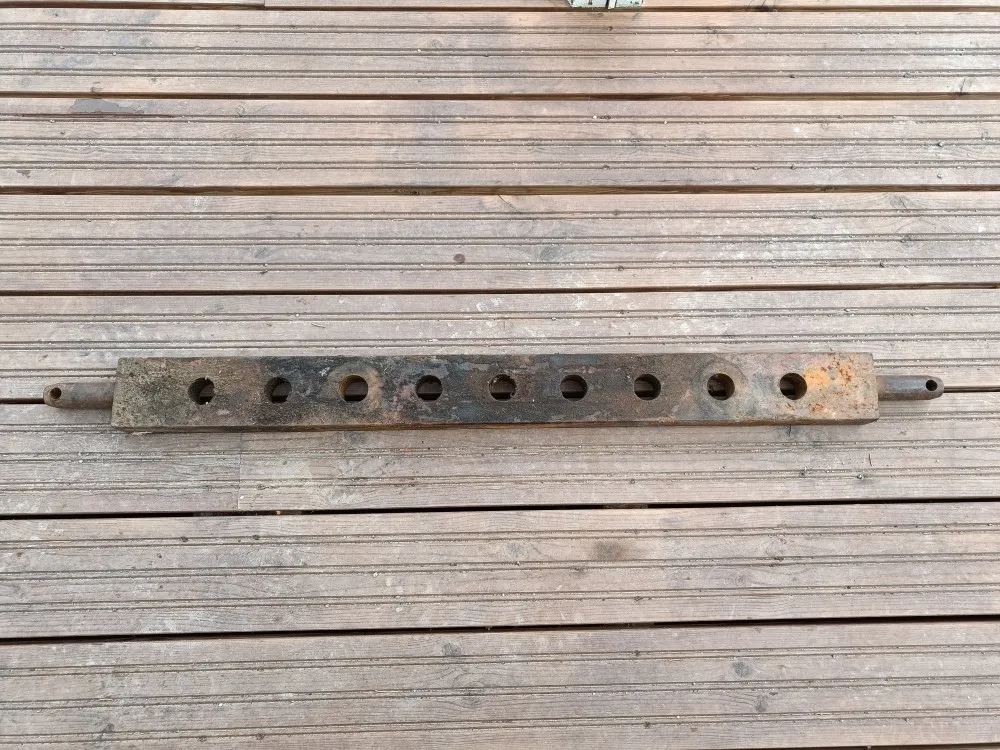 Vetokarttu pituus 980mm päät 28mm / Reiät 30mm