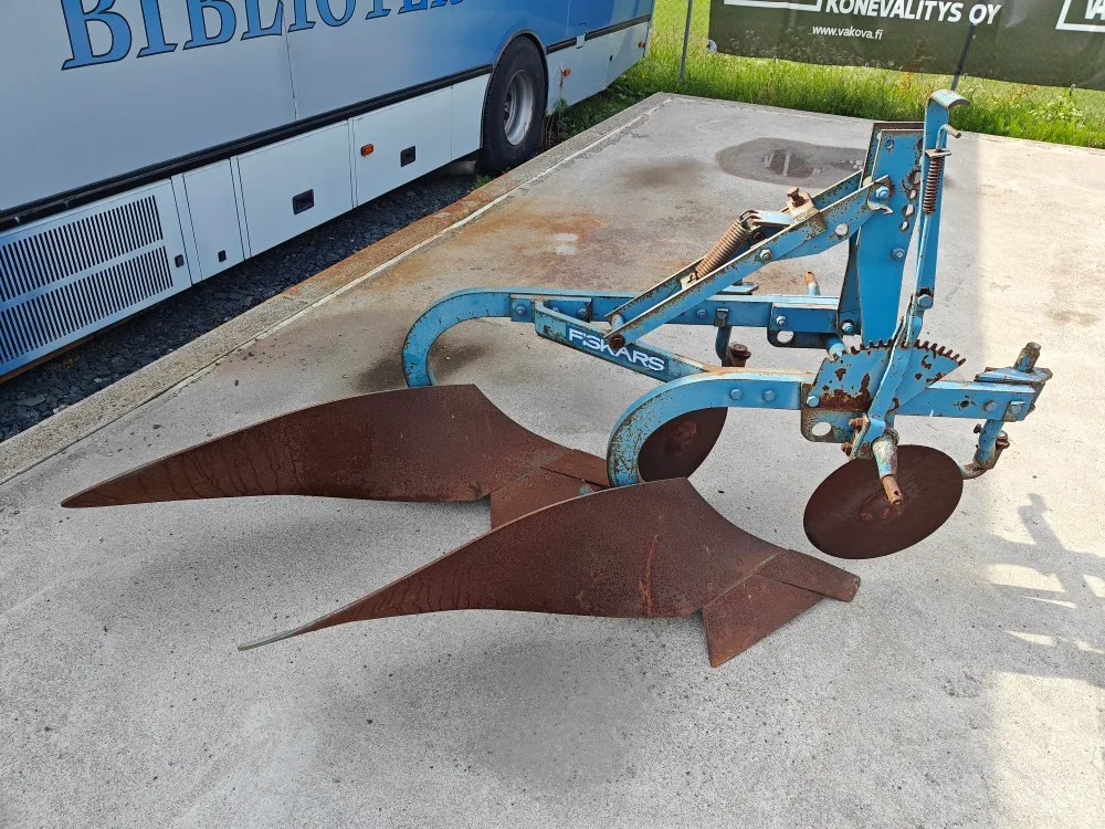 Fiskars Kyntäjä KH216 sarka-aura / kiekkoleikkureilla