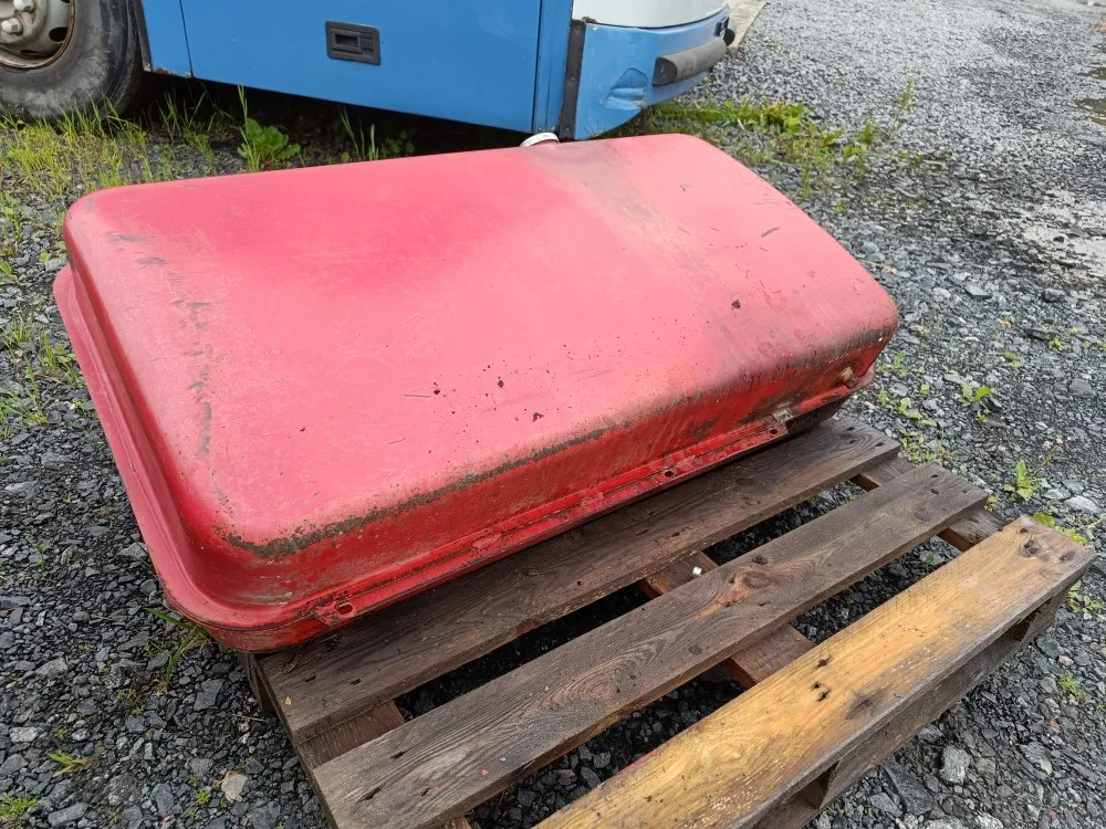 Sampo 410 leikkuupuimurin / polttoainetankki