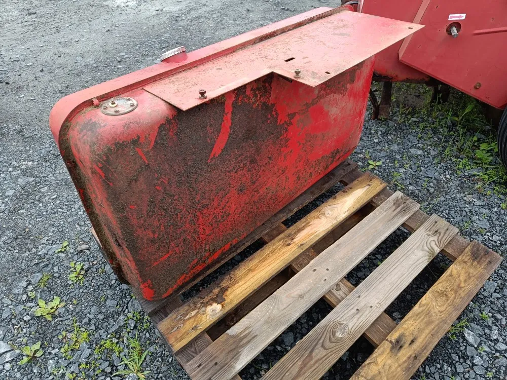 Sampo 410 leikkuupuimurin / polttoainetankki