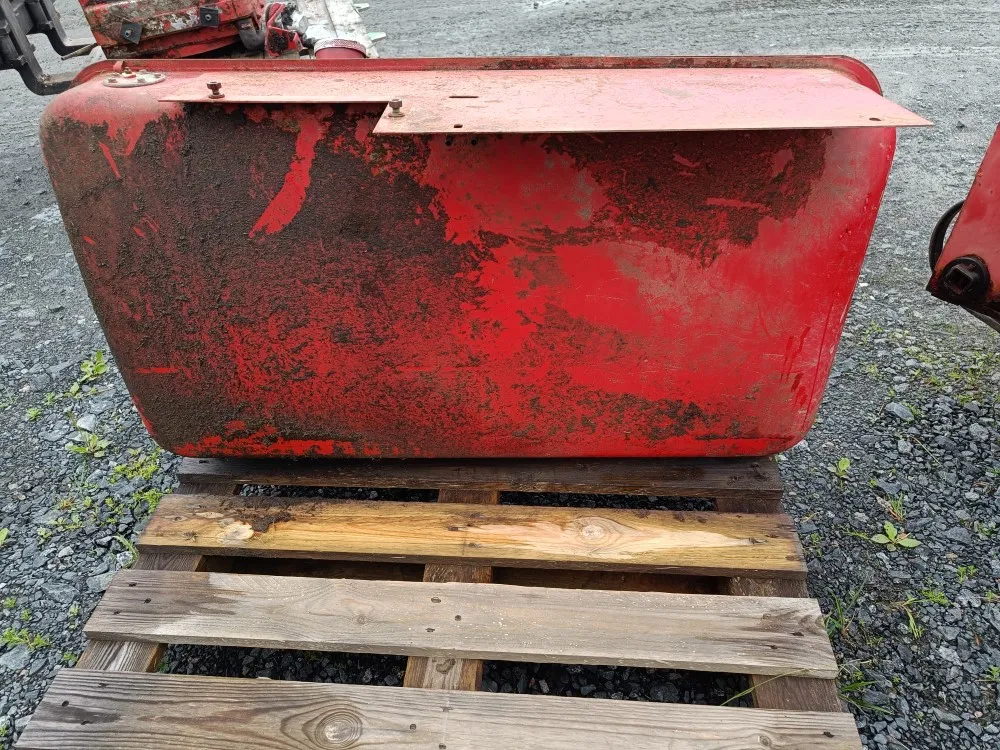 Sampo 410 leikkuupuimurin / polttoainetankki