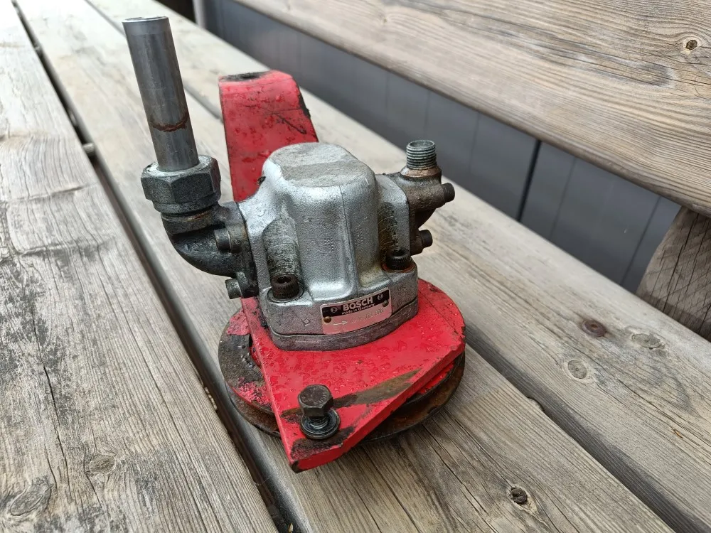 Sampo 410 leikkuupuimurin / hydrauliikkapumppu