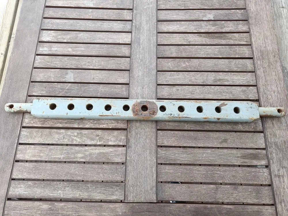 Vetokarttu pituus 820mm päät 28mm / Reiät 20mm