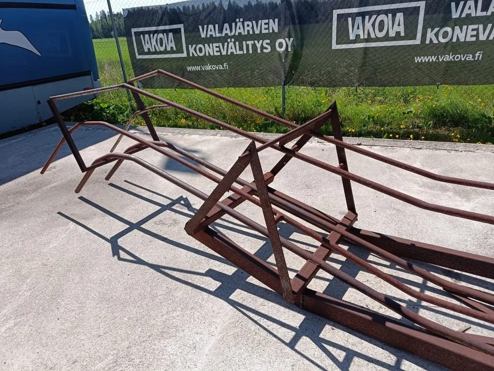 Paalirata John Deere 332 paalaimesta /