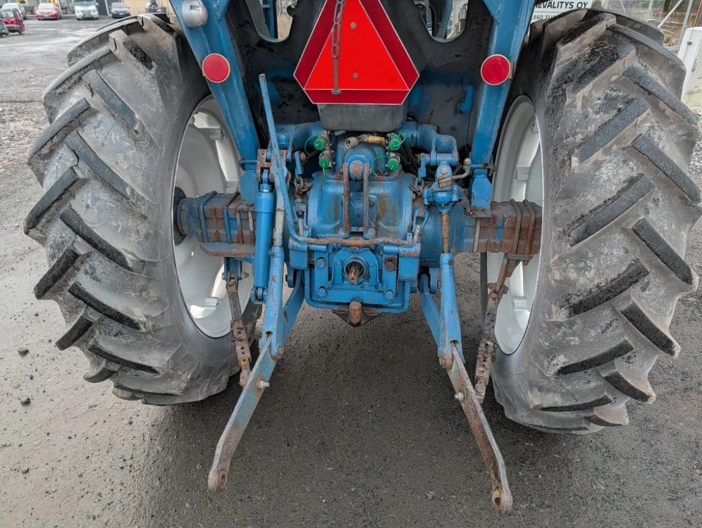 Ford 5000 traktori / Alkuperäiskuntoinen - Katso video!