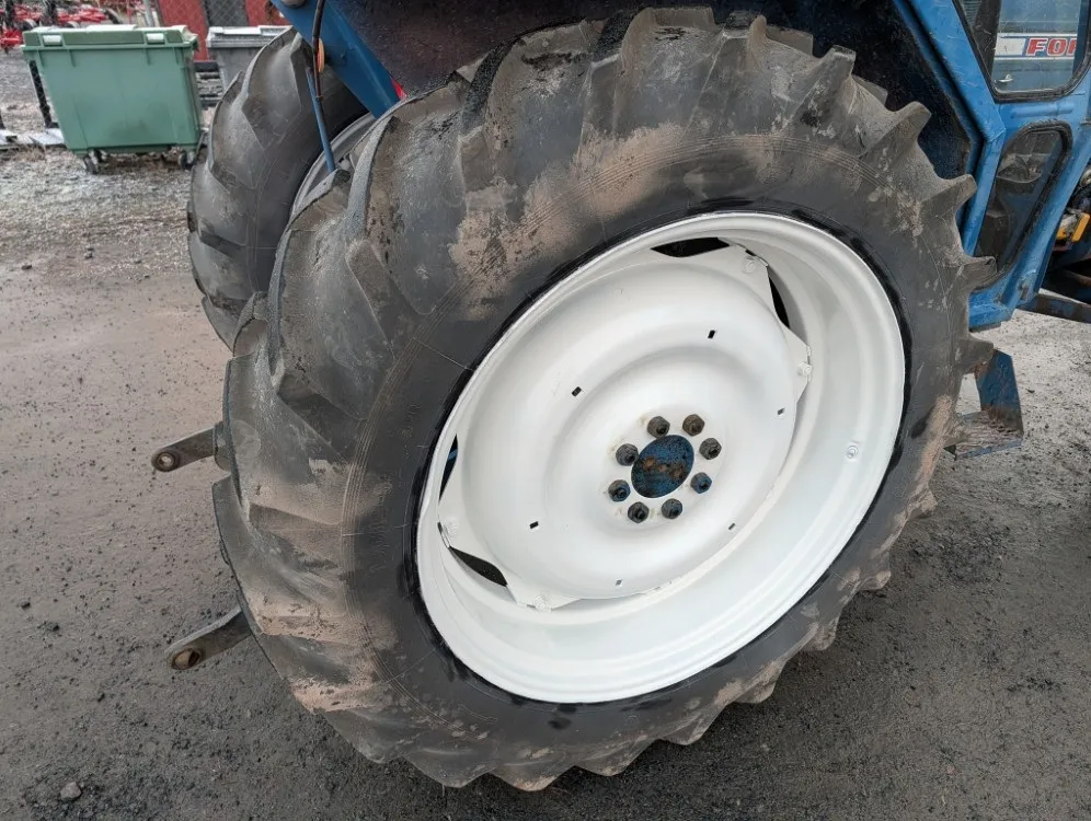 Ford 5000 traktori / Alkuperäiskuntoinen - Katso video!