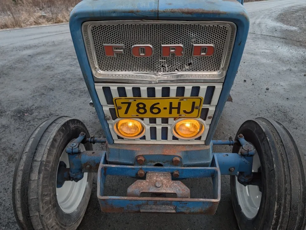 Ford 5000 traktori / Alkuperäiskuntoinen - Katso video!