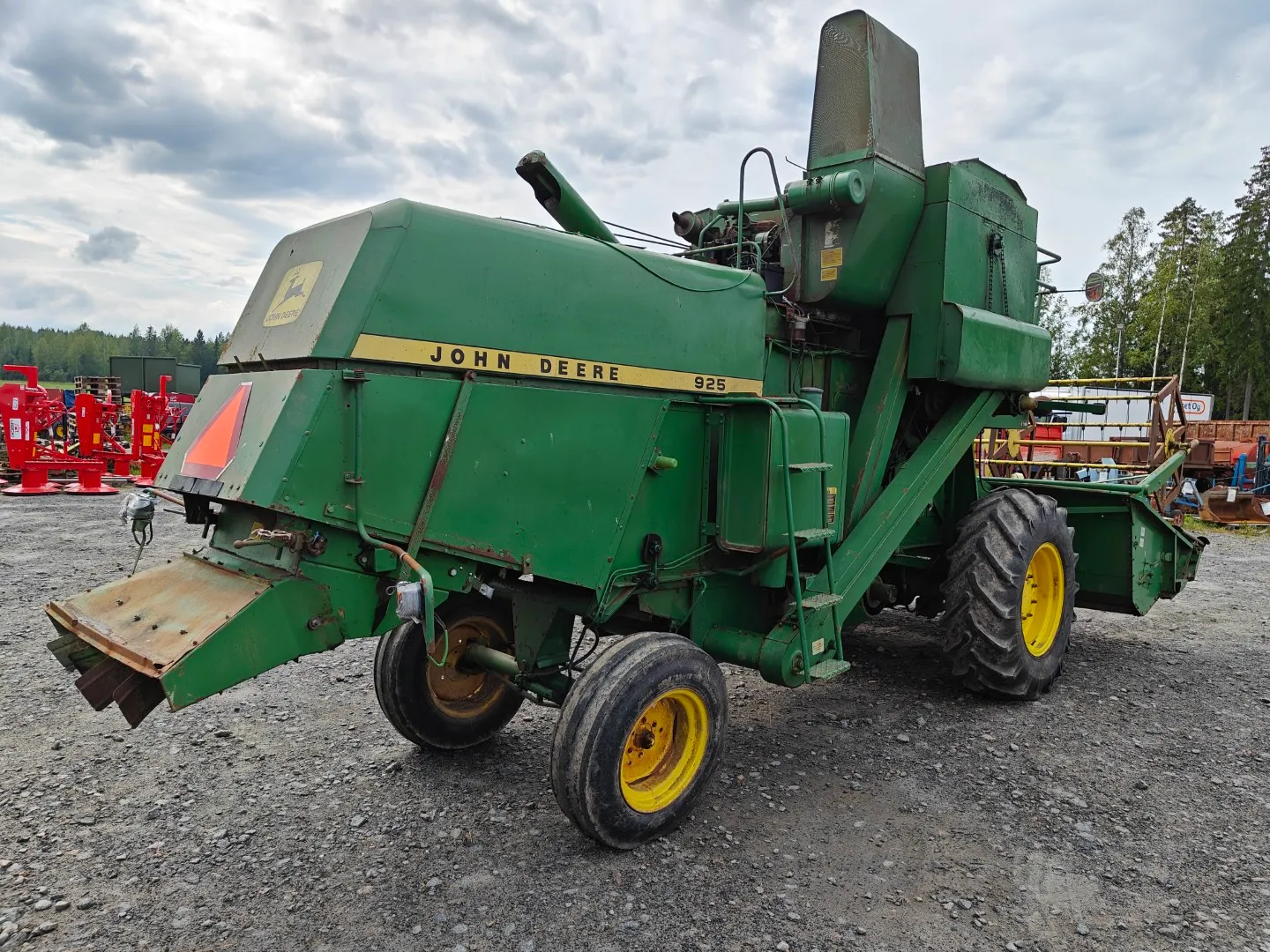 John Deere 925 leikkuupuimuri / Hytitön
