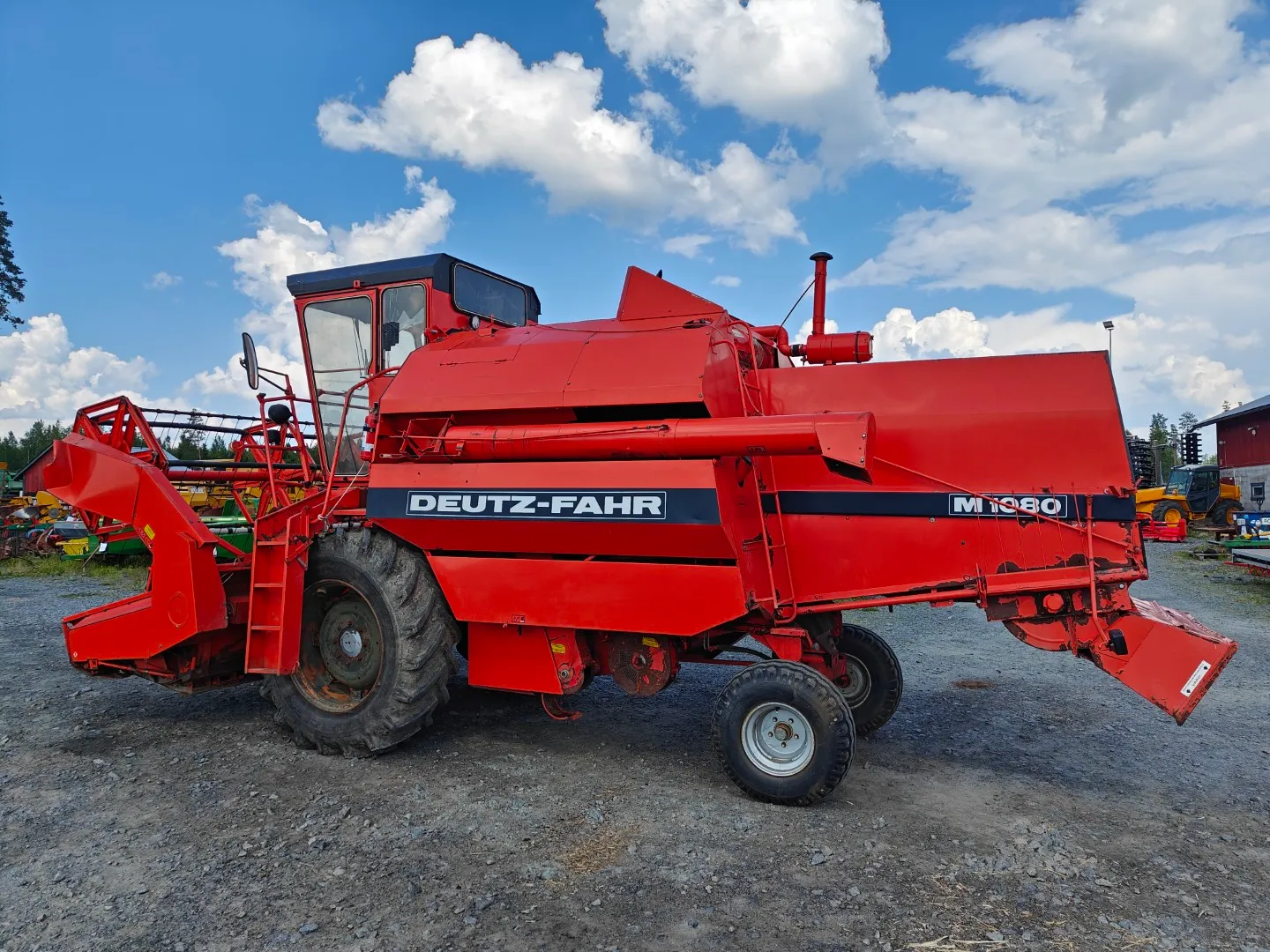 Deutz Fahr M1080 leikkuupuimuri / Hytillinen - Katso video!