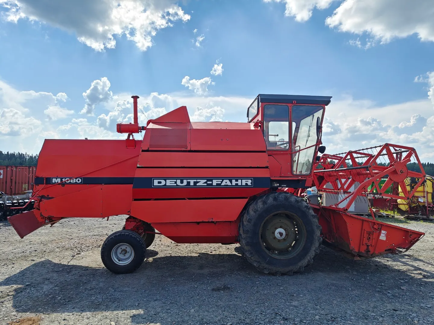 Deutz Fahr M1080 leikkuupuimuri / Hytillinen - Katso video!