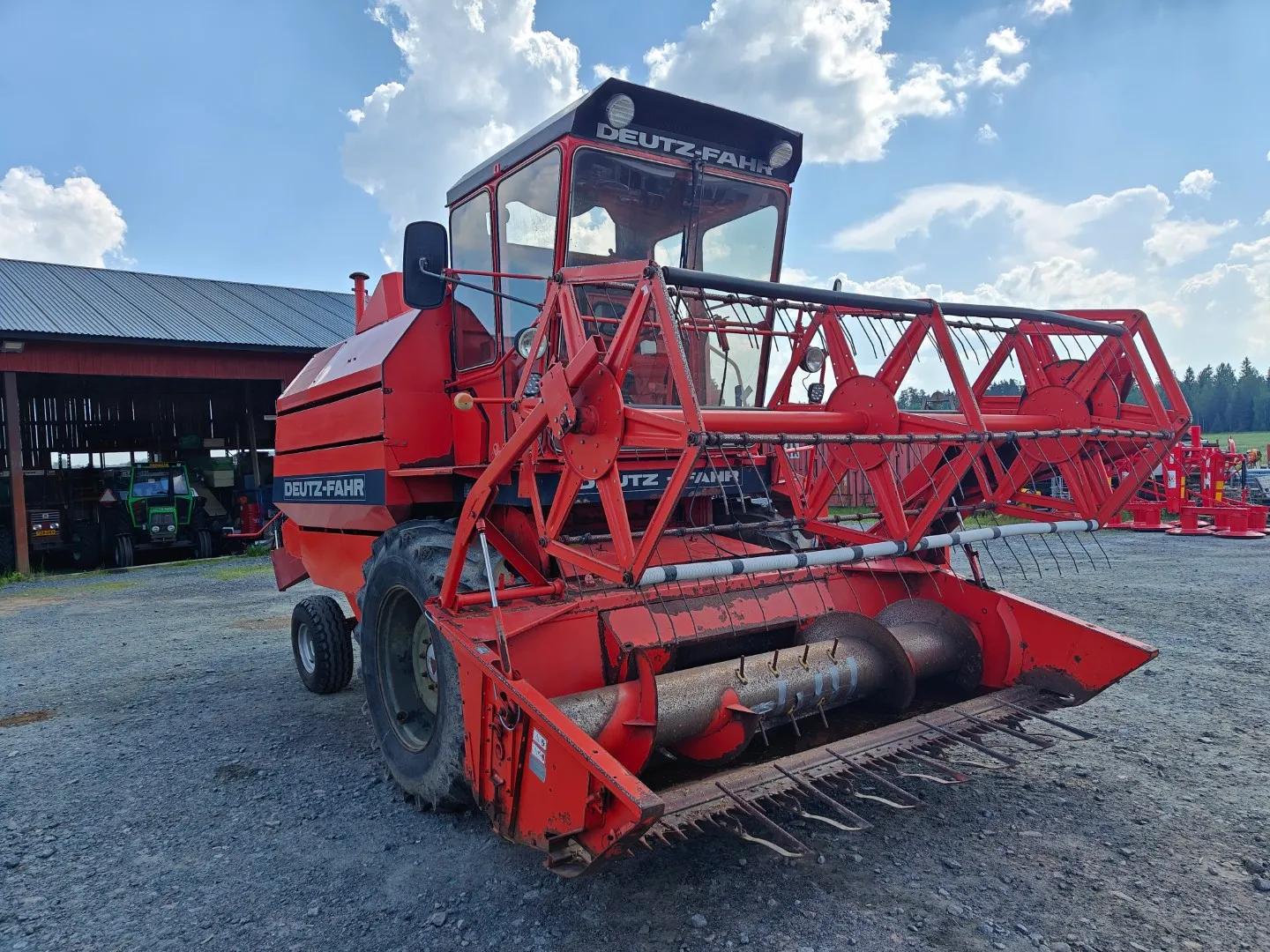 Deutz Fahr M1080 leikkuupuimuri / Hytillinen - Katso video!