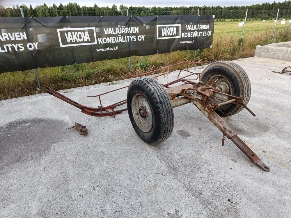 Paalirata ja Tuhti väliakseli / Welger AP400 paalaimesta