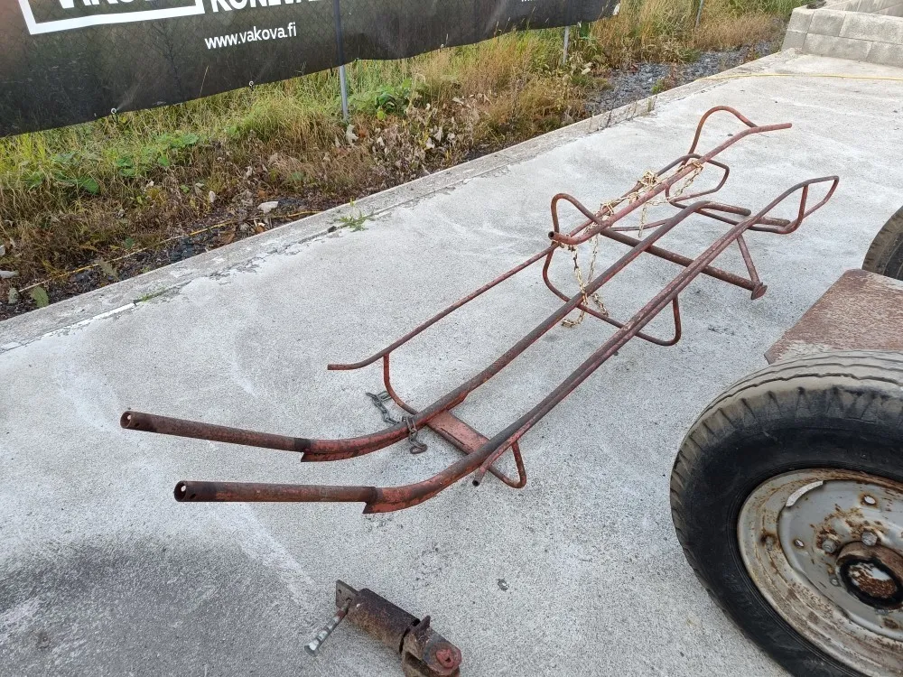 Paalirata ja Tuhti väliakseli / Welger AP400 paalaimesta