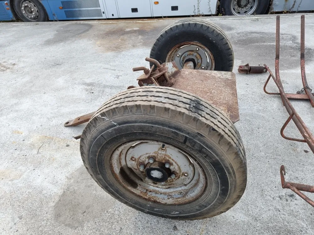 Paalirata ja Tuhti väliakseli / Welger AP400 paalaimesta