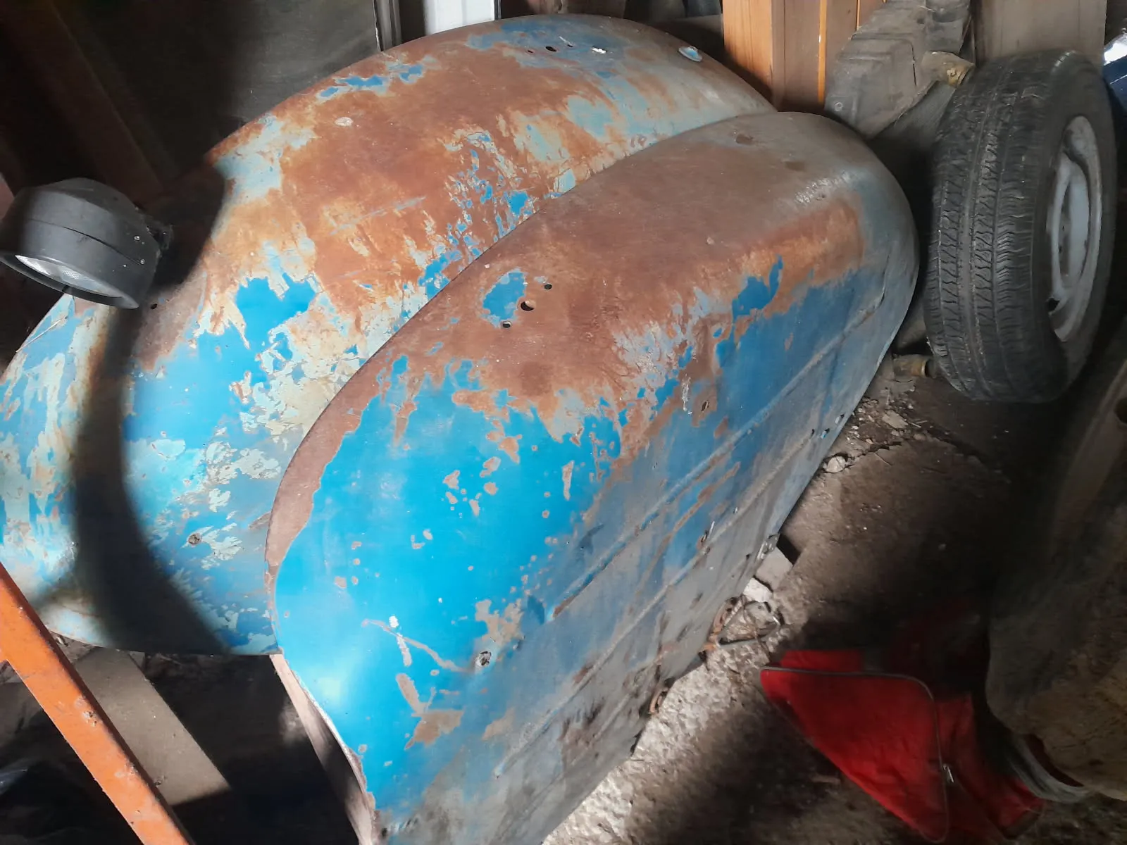 Fordson Super Major perä / Lisäksi vaihdelaatikko ja lokasuojat