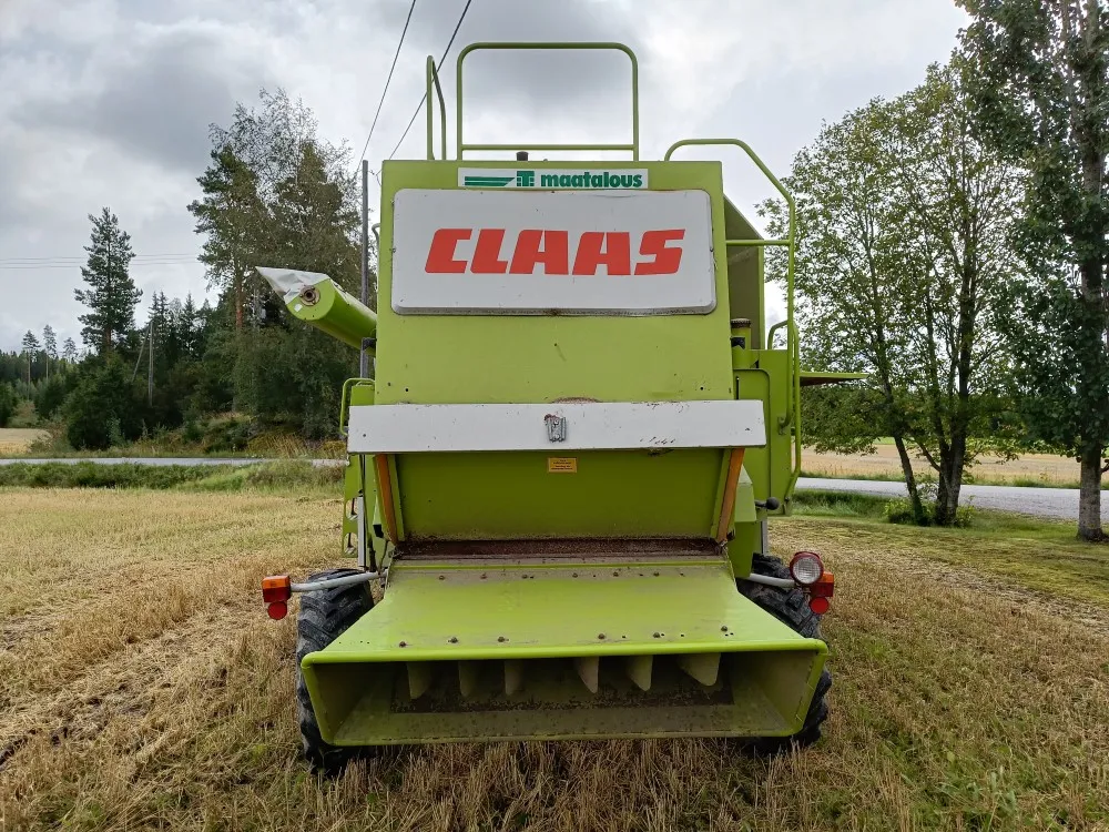 Claas Dominator 48S leikkuupuimuri / Hydraulisella torvella