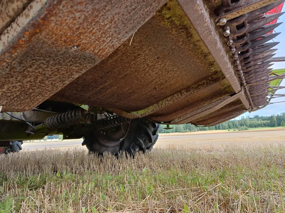 Claas Dominator 48S leikkuupuimuri / Hydraulisella torvella