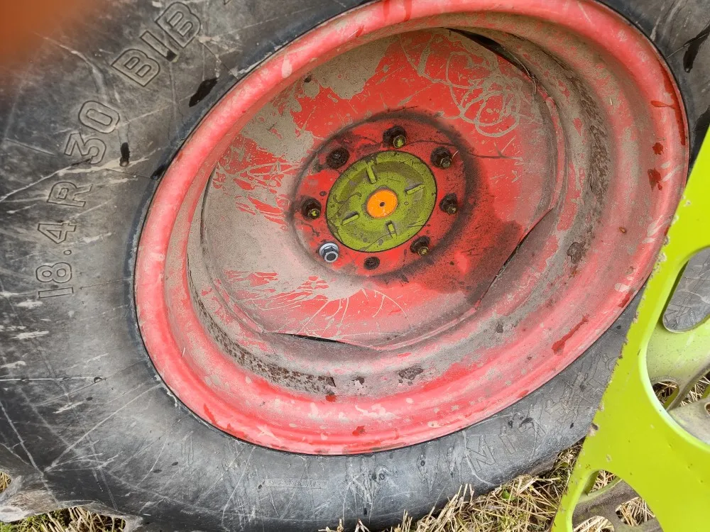 Claas Dominator 48S leikkuupuimuri / Hydraulisella torvella