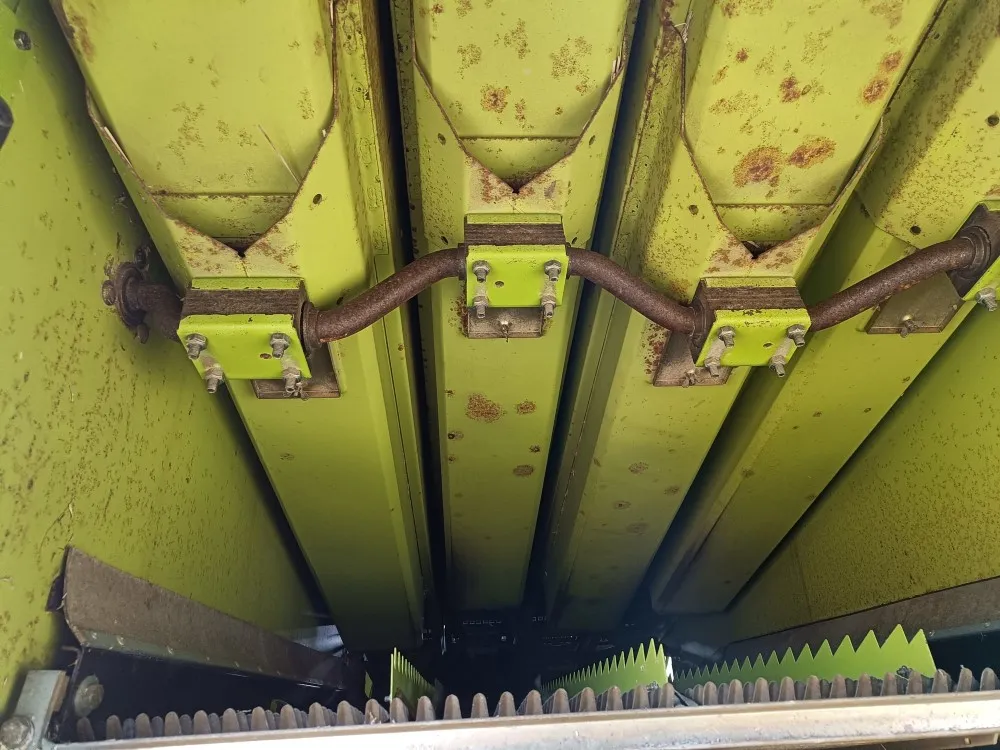 Claas Dominator 48S leikkuupuimuri / Hydraulisella torvella