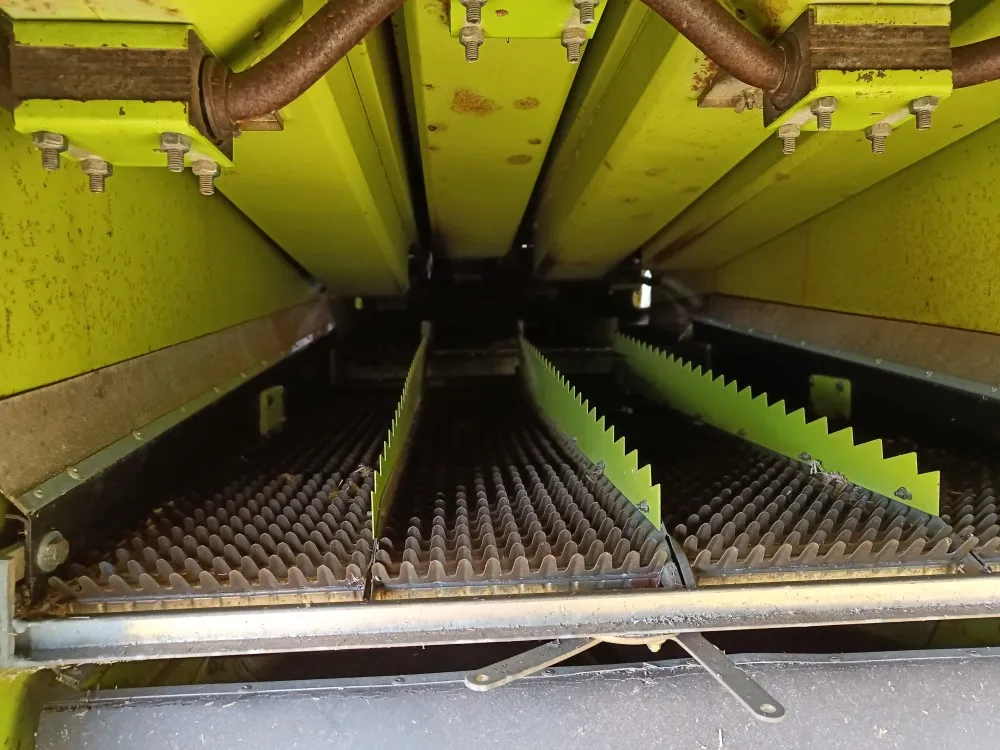 Claas Dominator 48S leikkuupuimuri / Hydraulisella torvella