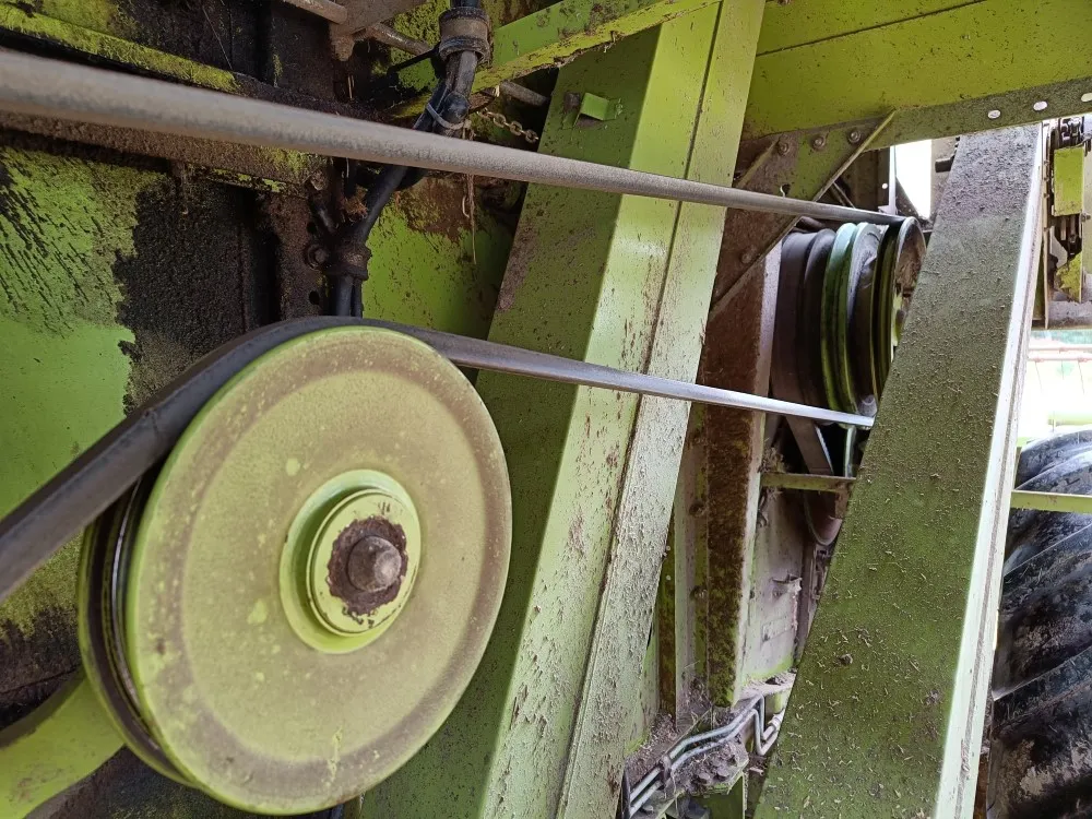 Claas Dominator 48S leikkuupuimuri / Hydraulisella torvella