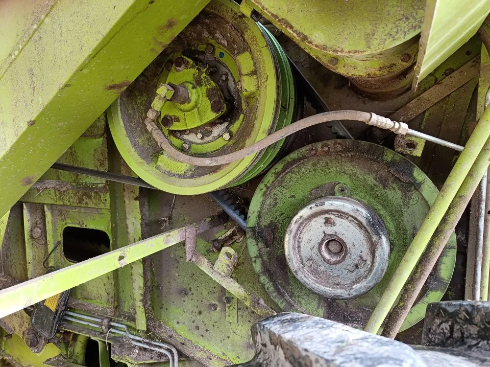 Claas Dominator 48S leikkuupuimuri / Hydraulisella torvella