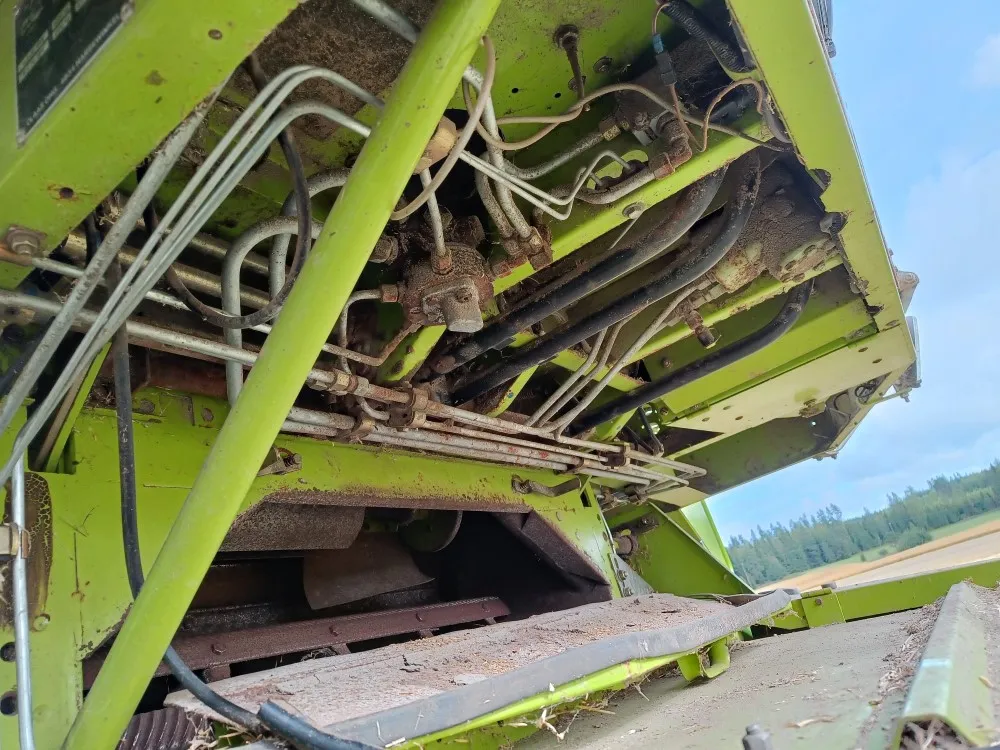Claas Dominator 48S leikkuupuimuri / Hydraulisella torvella
