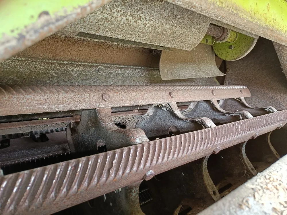 Claas Dominator 48S leikkuupuimuri / Hydraulisella torvella
