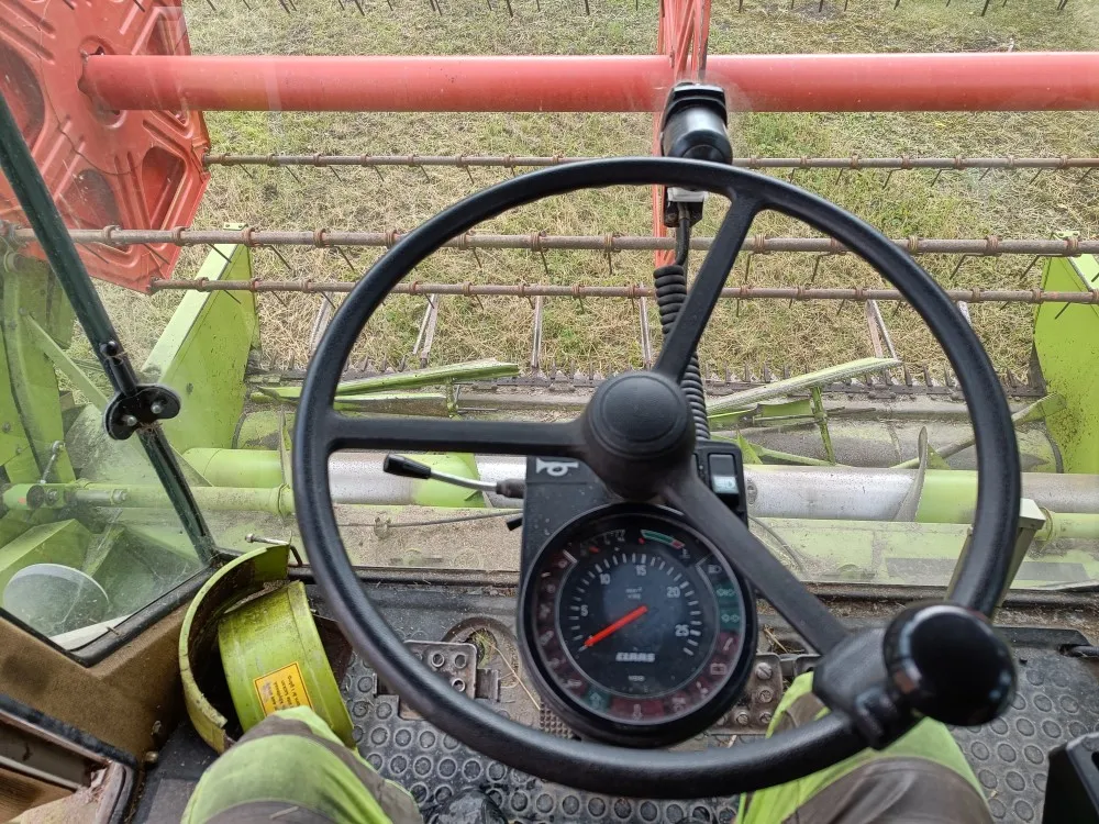 Claas Dominator 48S leikkuupuimuri / Hydraulisella torvella
