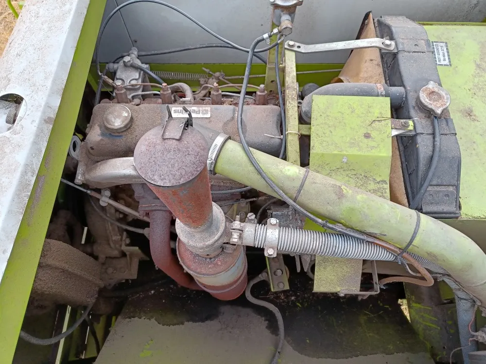 Claas Dominator 48S leikkuupuimuri / Hydraulisella torvella