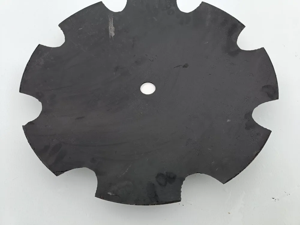 Lautanen 660mm, pyöreä 46mm keskireikä / mm. Belarus ja Tempo lautasmuokkaimiin